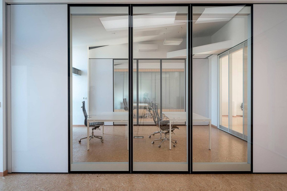 ULTRA STRONG- Glass Partition